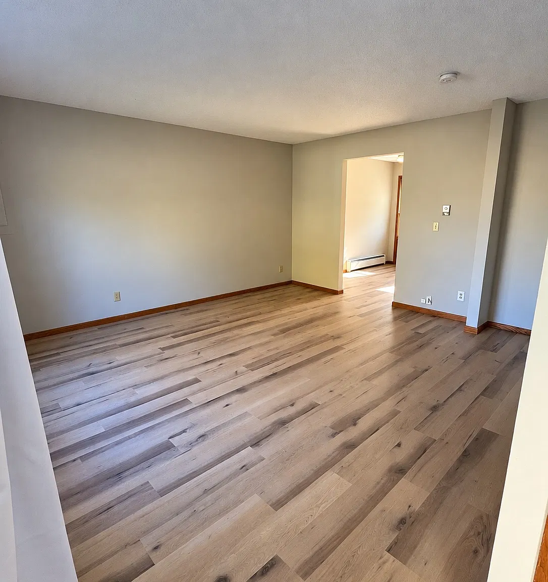 3 bed, 1.5 bath, 1200 sqft, $1,975 — Photo 3
