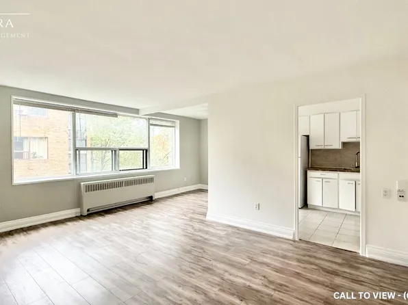 6 Kings Point Dr #8, Toronto, ON M8Y 1Z4