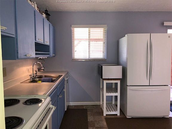 4th image of 229 Helen Ln