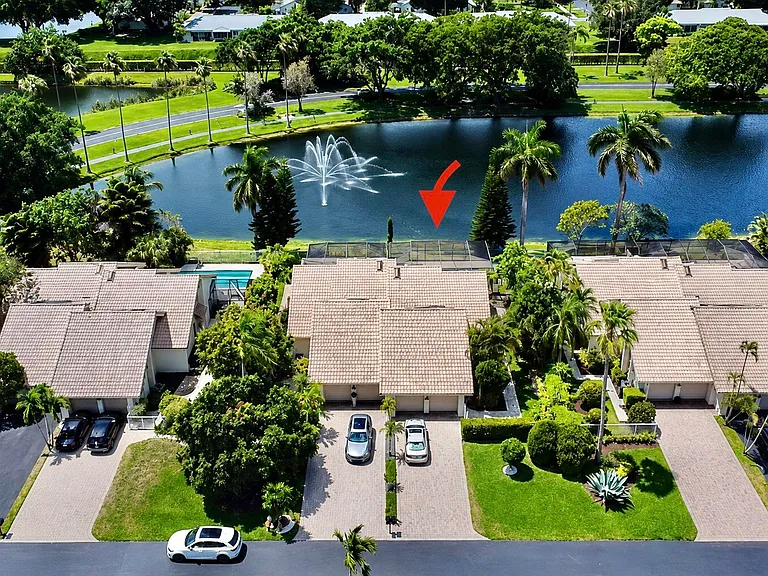 9708 Erica Ct — Photo 3
