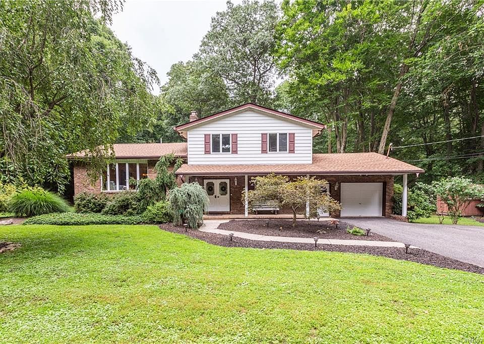 1st image of 10 Gatto Ln