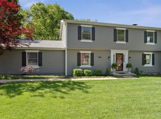 787 Haw Thicket Ln, Saint Louis, MO 63131