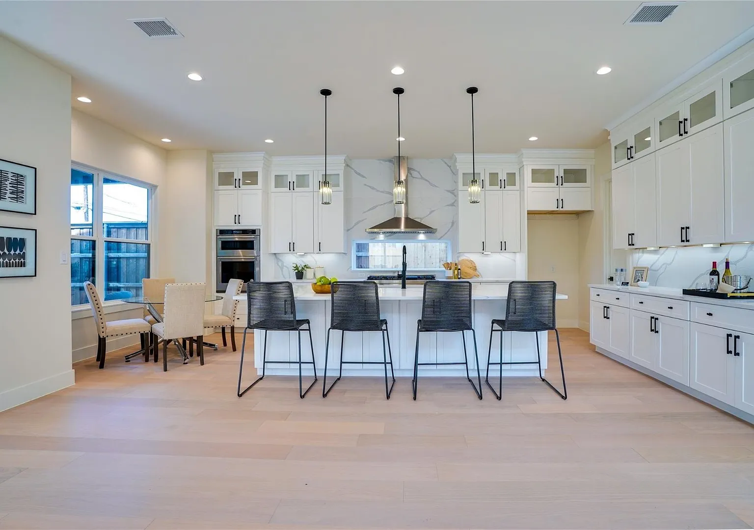 New Construction 4 Bed, 5 Bath Home for Rent in Mockingbird Park South, Dallas — Photo 3