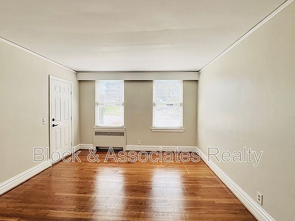3rd image of 1108 W Friendly Ave APT 1