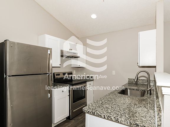 1524102_004_kitchen_4.jpg