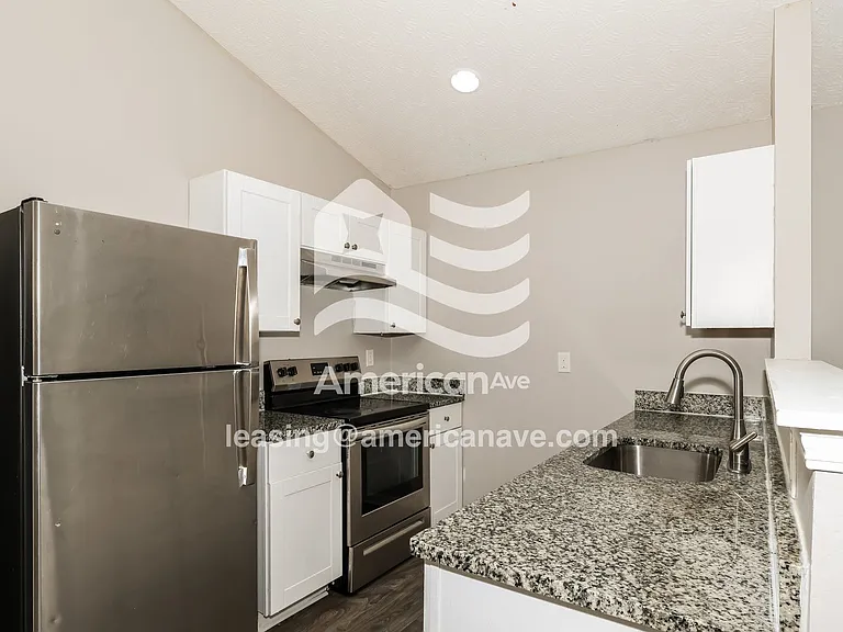 1524102_004_kitchen_4.jpg