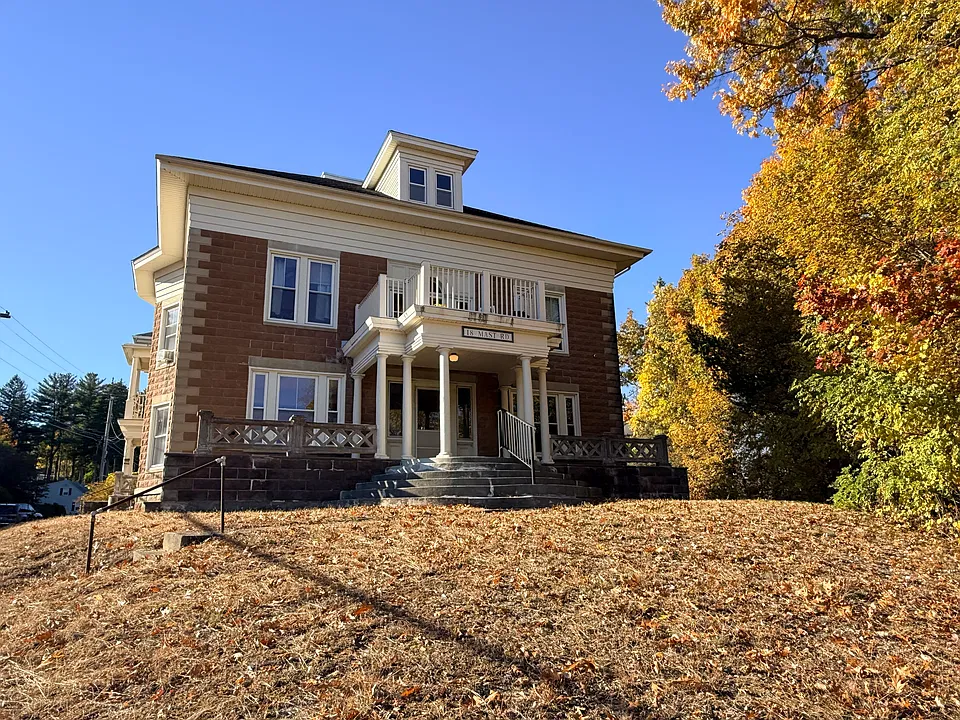 18 Mast Rd #1