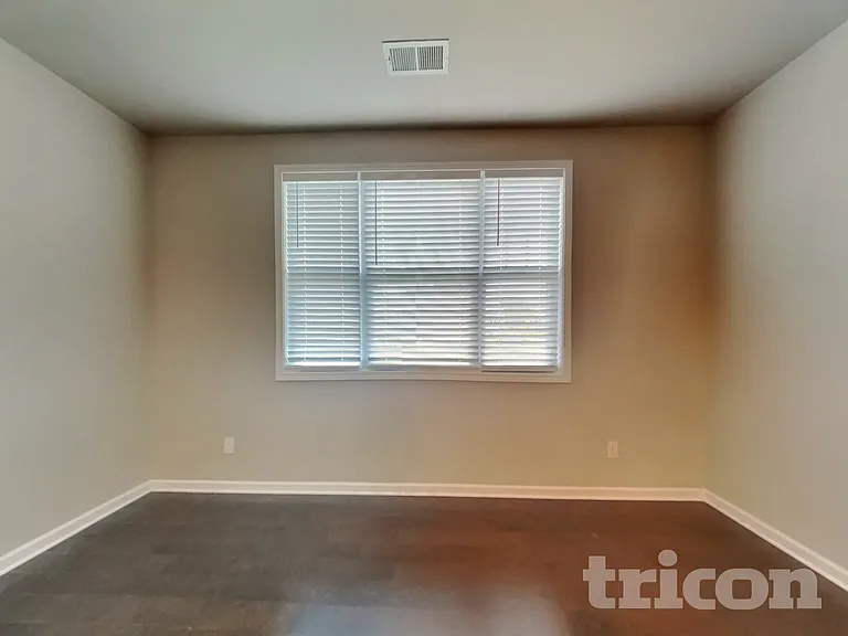 314 Imperial Ct — Photo 2