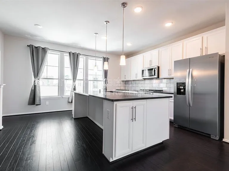 3108 Roseland Terrace Ln — Photo 5