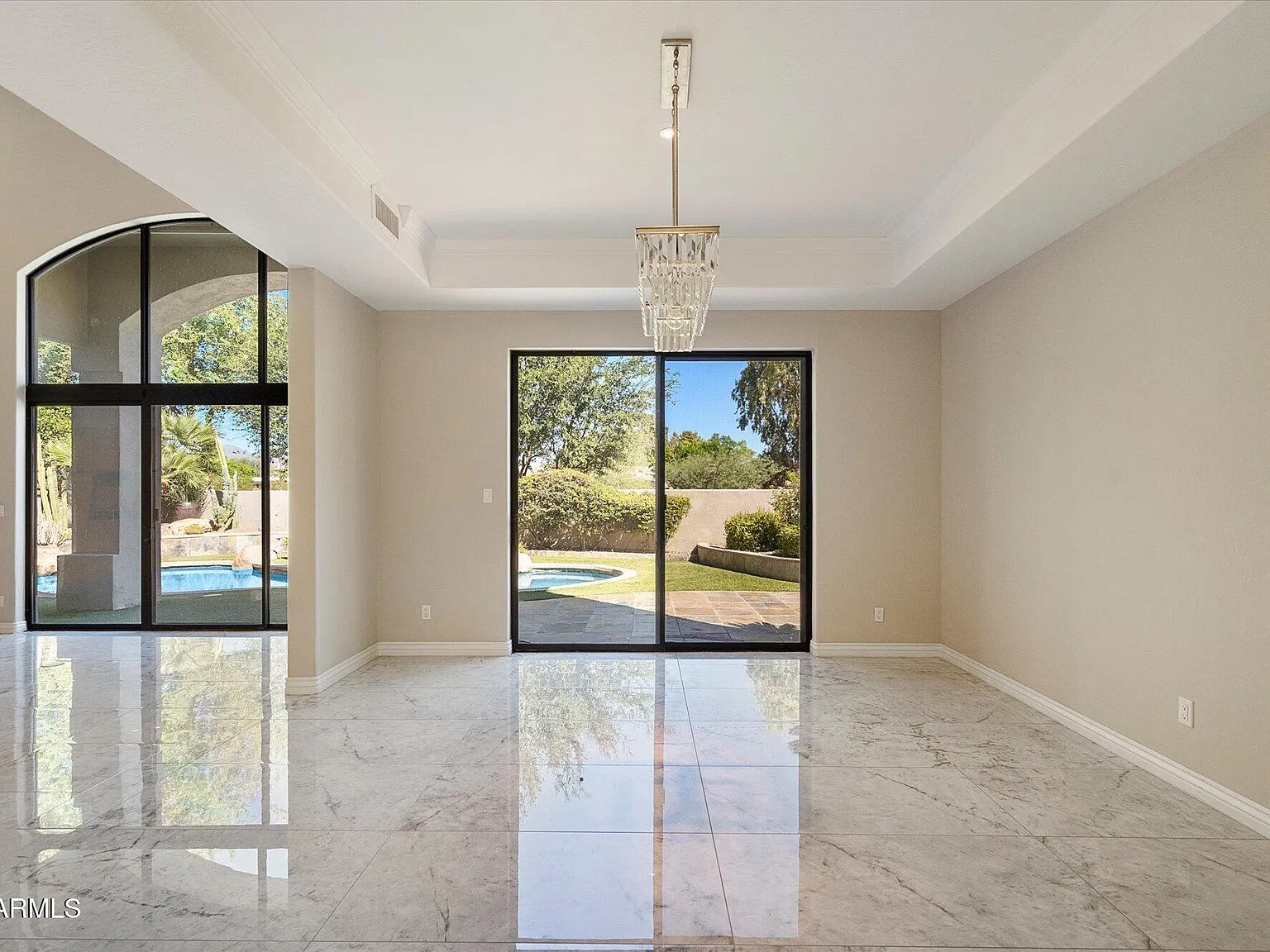 4 bed, 3.5 bath, 4064 sqft, $9,500 — Photo 3