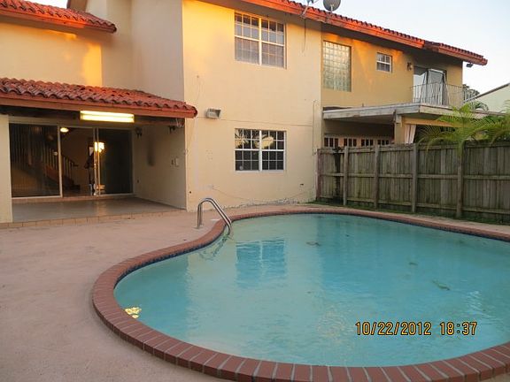 4th image of 20042 W Oakmont Cir