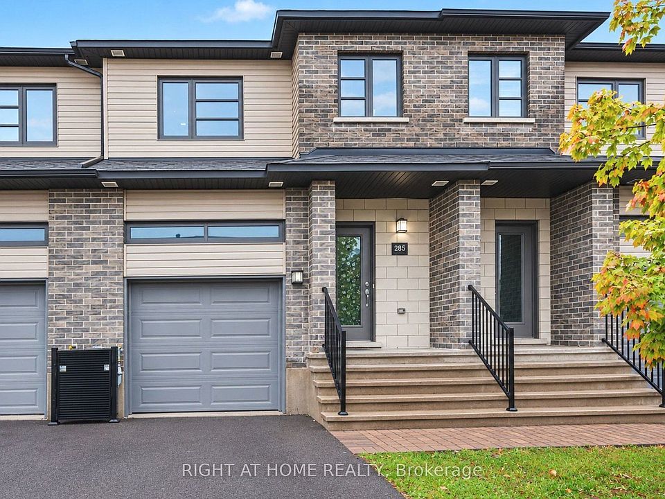 1st image of 285 Munro St
