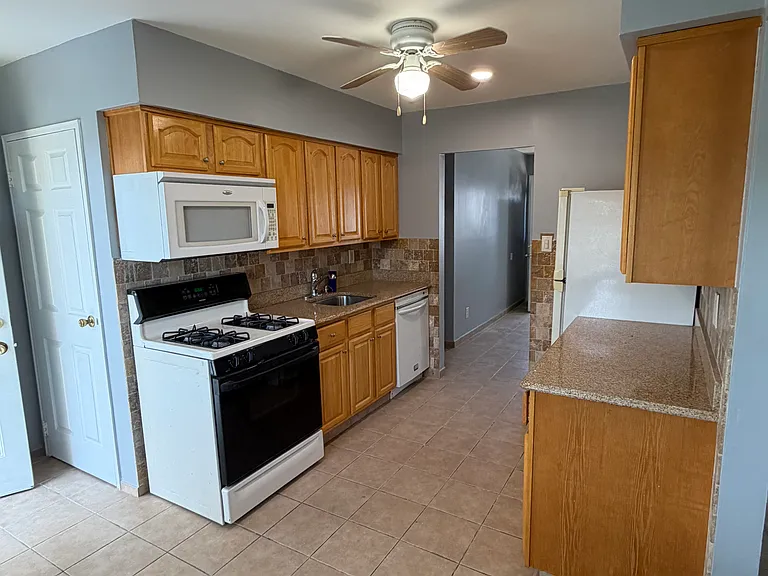Crossway Dr — Photo 1