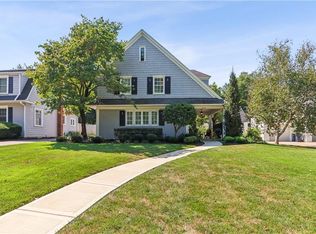635 Greenway Ter, Kansas City, MO 64113