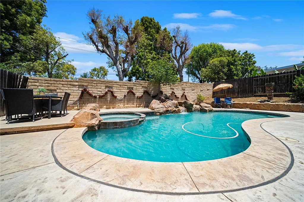 4 bed, 3.5 bath, 2398 sqft, $6,500 — Photo 4