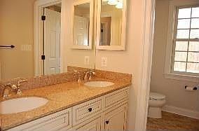 5th image of 7708 Sasscer Ln