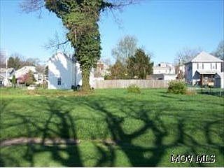 2nd image of 343 Oakhurst Ave