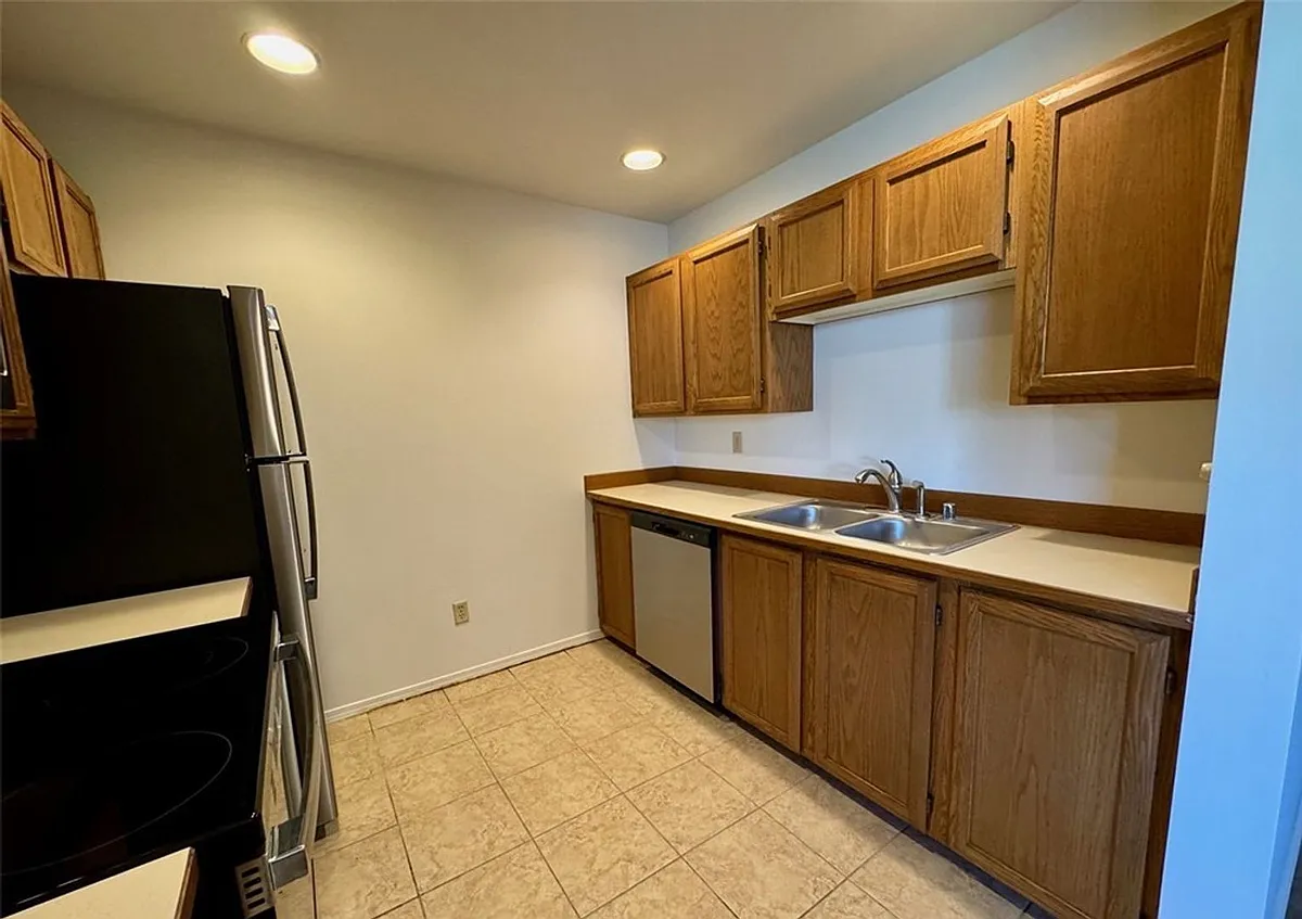 Photo 2 of 17 - 209 E 18th Ave #7 - Ellensburg, WA Building Photo - 209 E 18th Ave #7