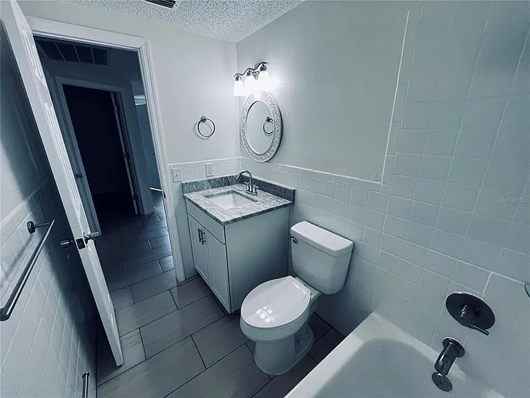 5323 Satsuma Dr — Photo 26