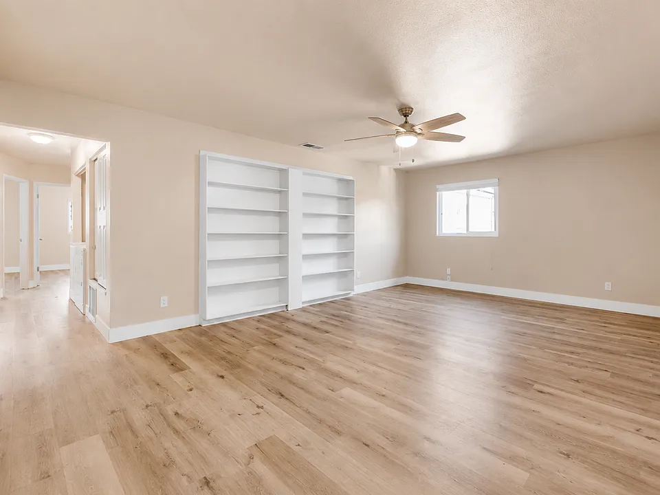 728 W Sacramento Ave