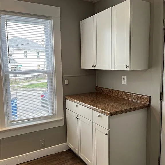 2132 Wayne Ave — Photo 8