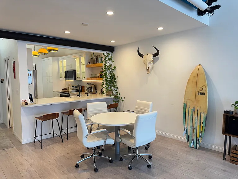 1900 Vine St #303 — Photo 4
