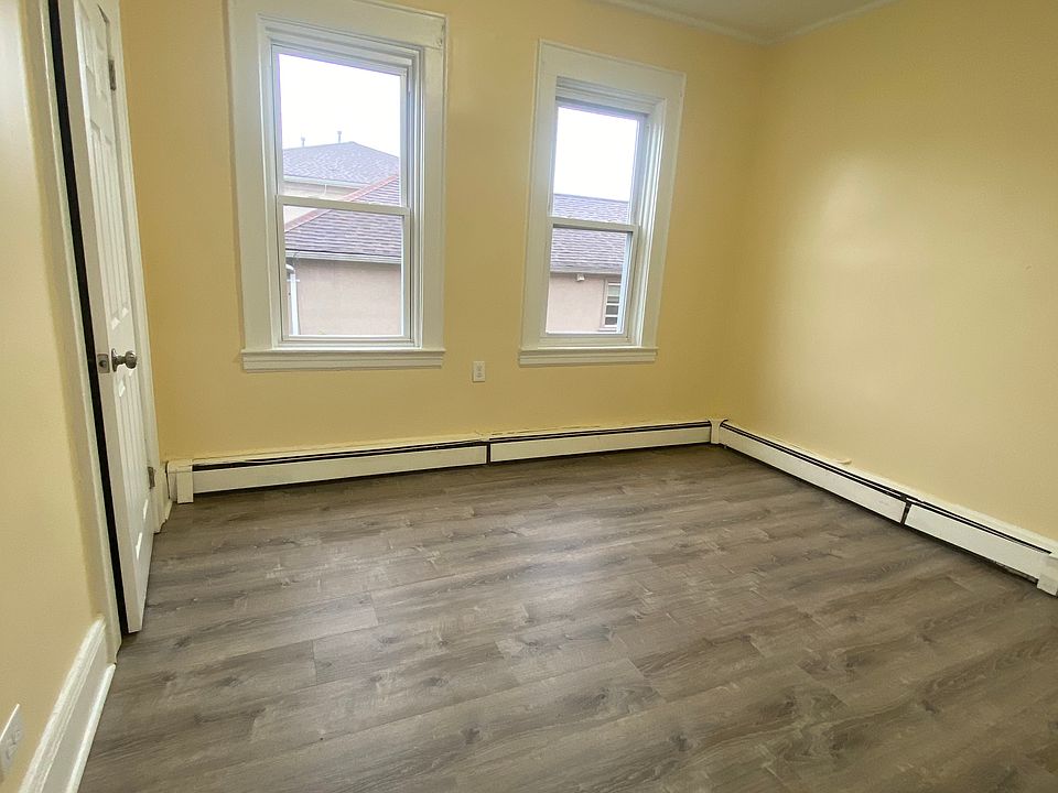 Bedroom #1