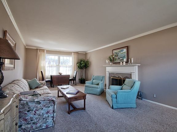4th image of 23532 Holly Dr