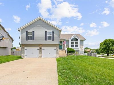 1300 SE Princeton Dr, Lees Summit, MO, 64081