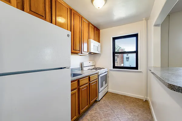 Rented by Revona Properties | media 4