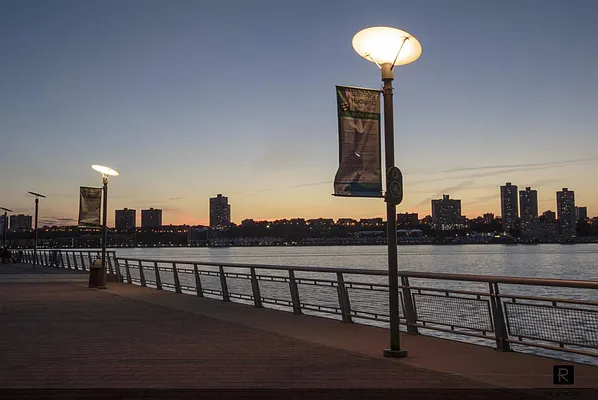 Sold by R New York | media 9