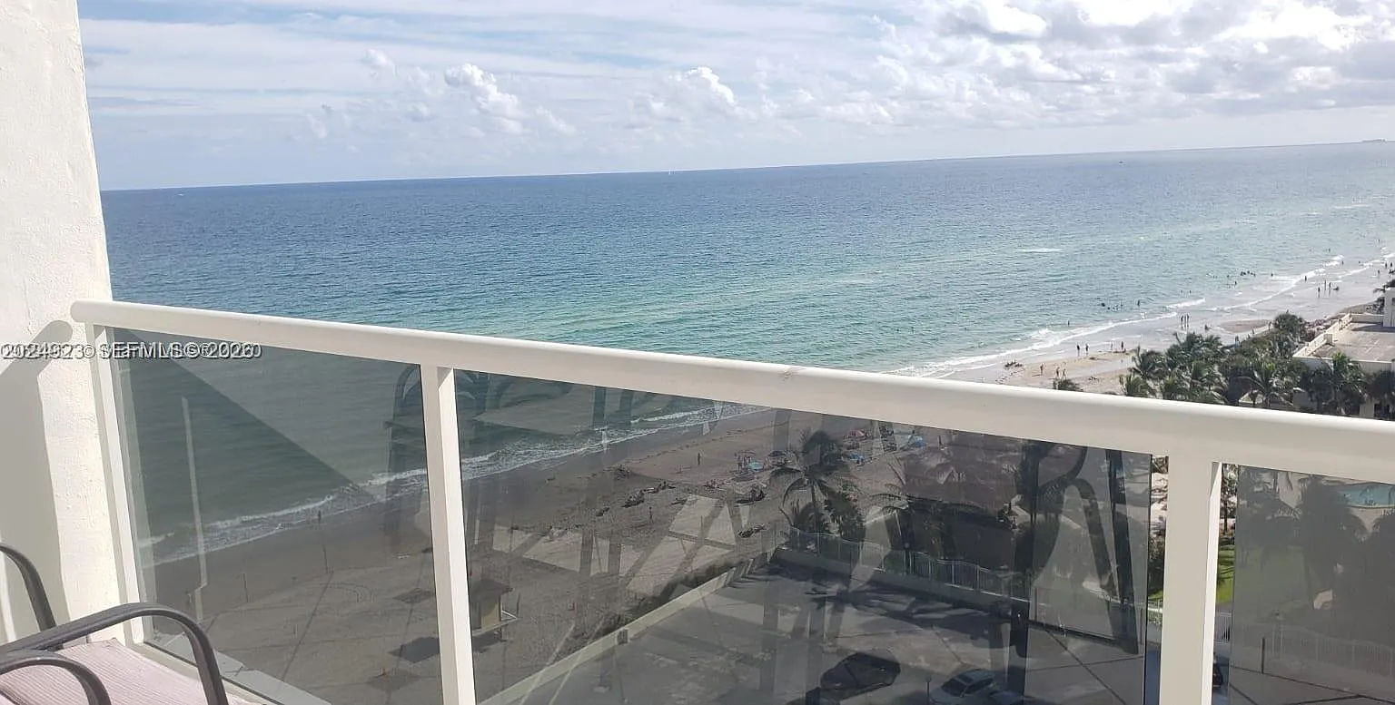 Sea Air Towers Condo — Photo 1