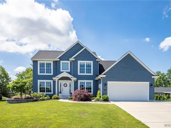 54 Hidden Meadow Xing, Lancaster, NY 14086