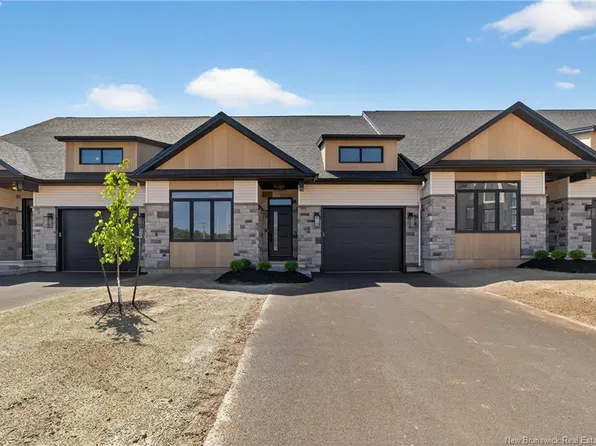 43 Murray Ave, Dieppe, NB E1A 8S6