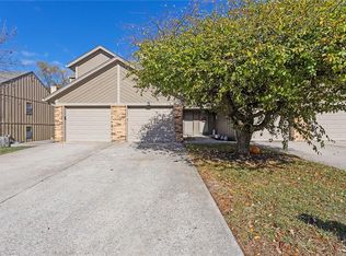 260 SW Pinetree Ln, Lees Summit, MO 64063