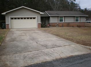 104 Trabert Ct, Dothan, AL 36305