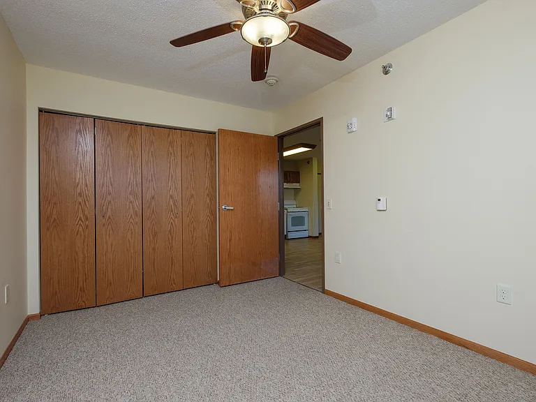 Fargo, ND Crossroads Apartments | Bedroom