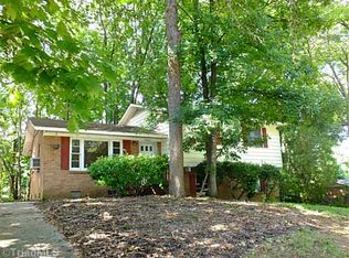 2606 Deer Pl, Greensboro, NC 27407