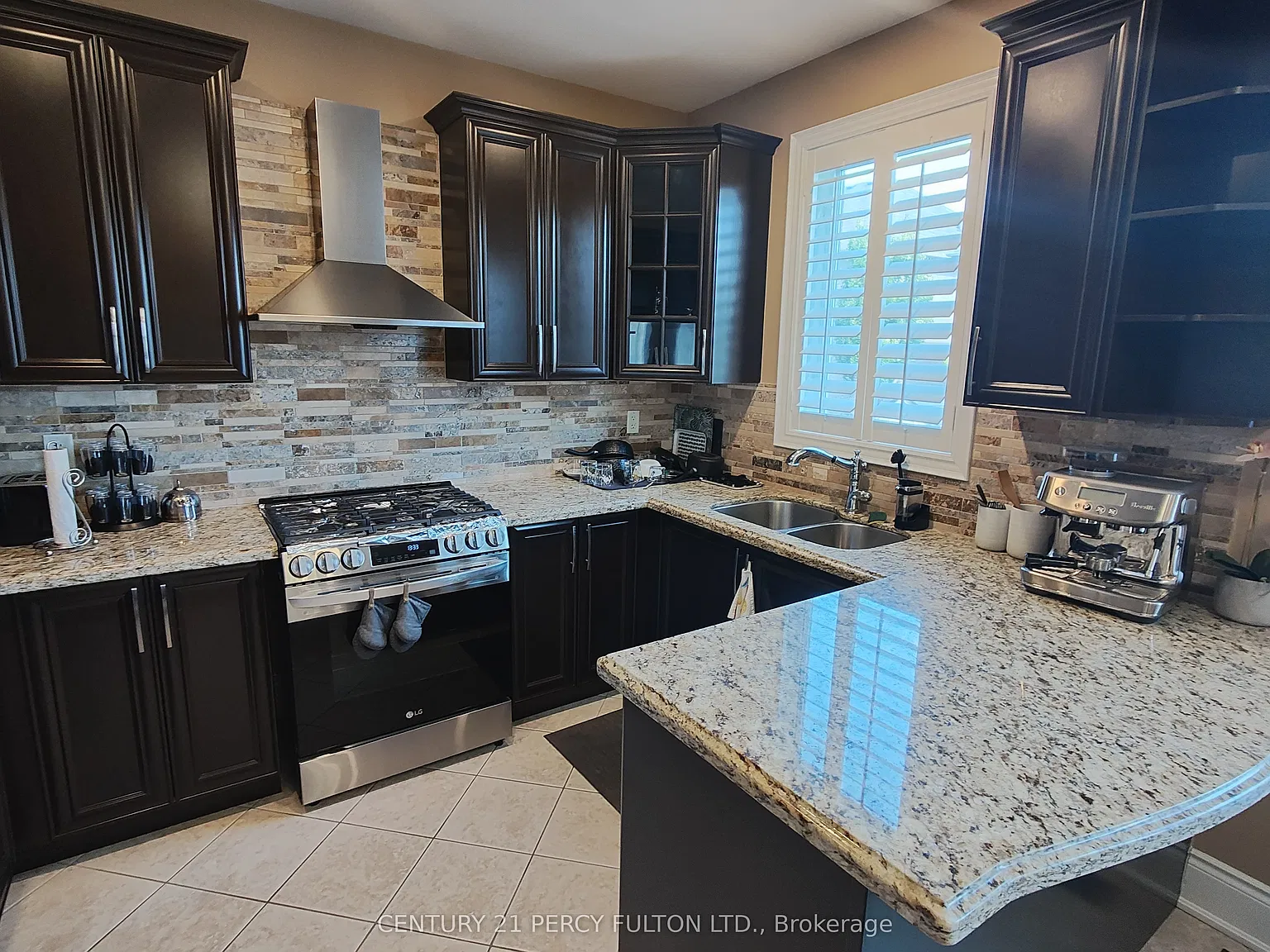 4 bed, $4,250 — Photo 2