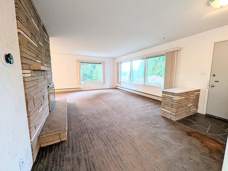 2575 Yew Street Rd — Photo 36