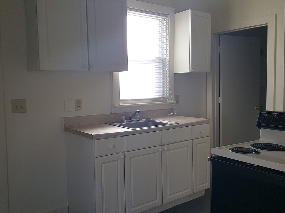 1st image of 657 Winchester Ave #1