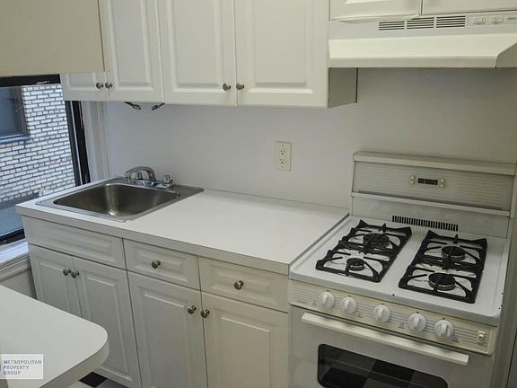 5th image of 201 W 77th St APT 8C