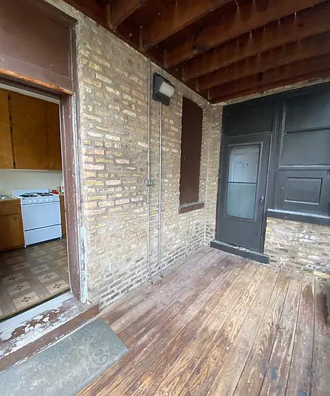 829 W Cornelia Ave #2W — Photo 15