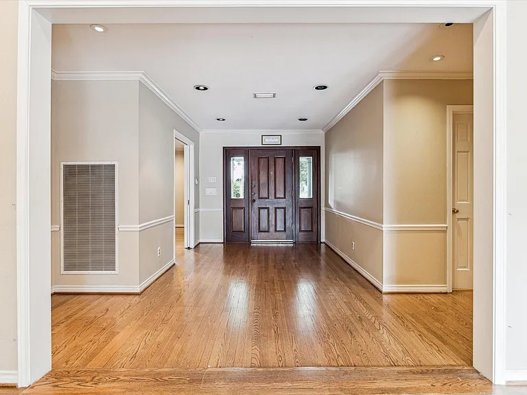 5505 Holly Springs Dr — Photo 2