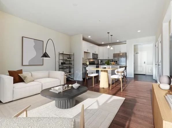 230 Martins Lndg #105, North Reading, MA 01864