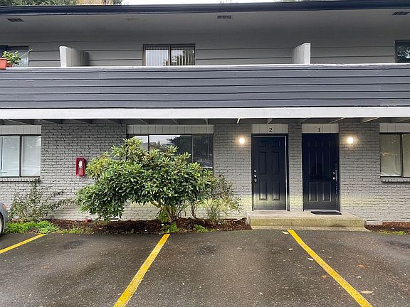 2nd image of 325 Pattison St NE #2