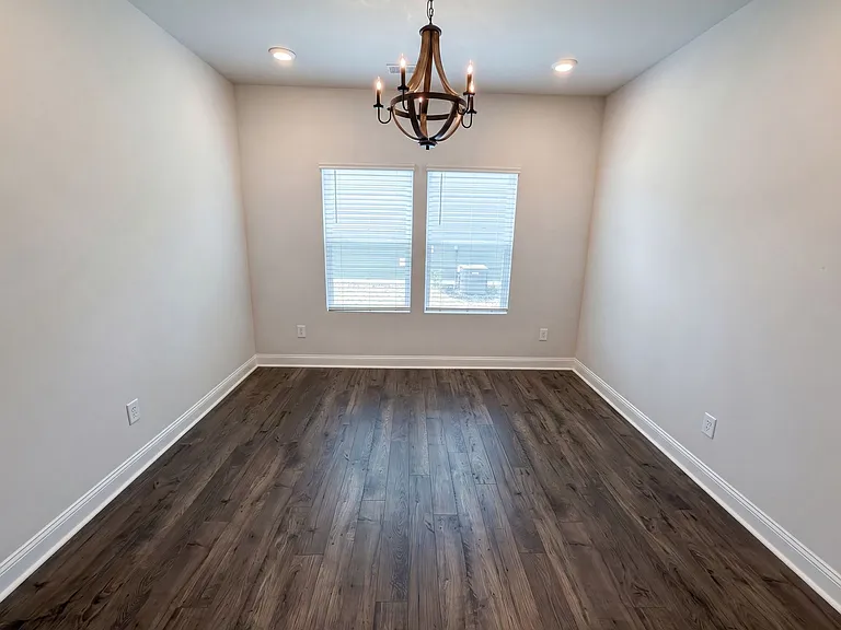 1205 Black Walnut St — Photo 10