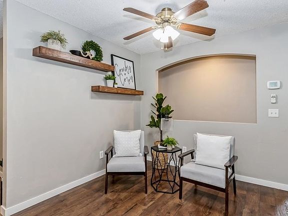 5th image of 406 Hampton Dr