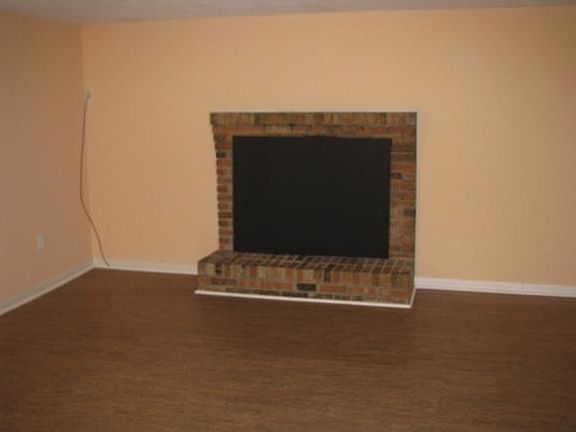 3rd image of 5549 Kiowa St