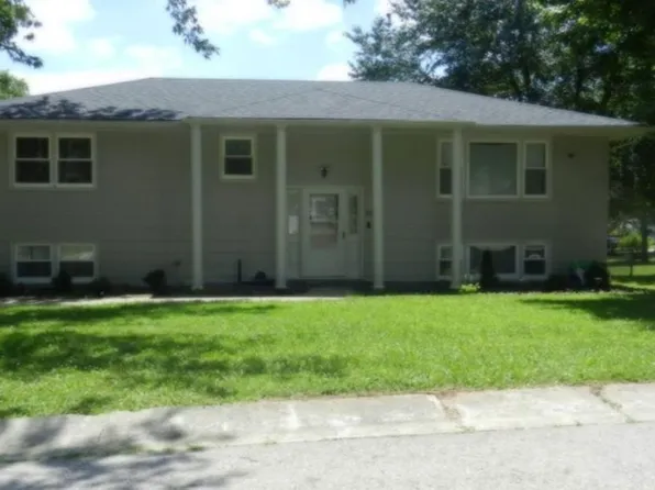 505 Margaret St, Richmond, MO 64085